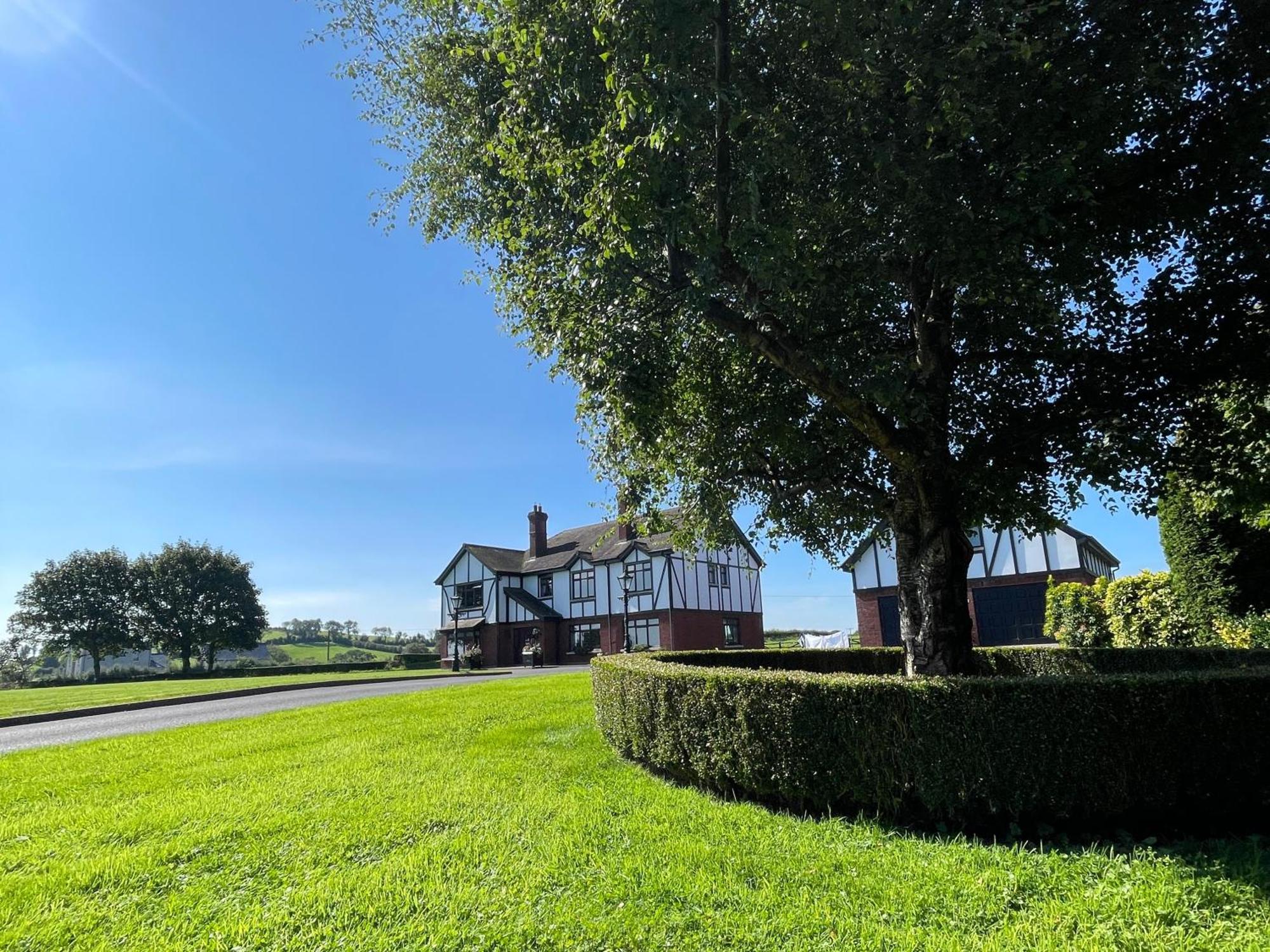 Greenfields Country House Bed and Breakfast Latton Exterior foto